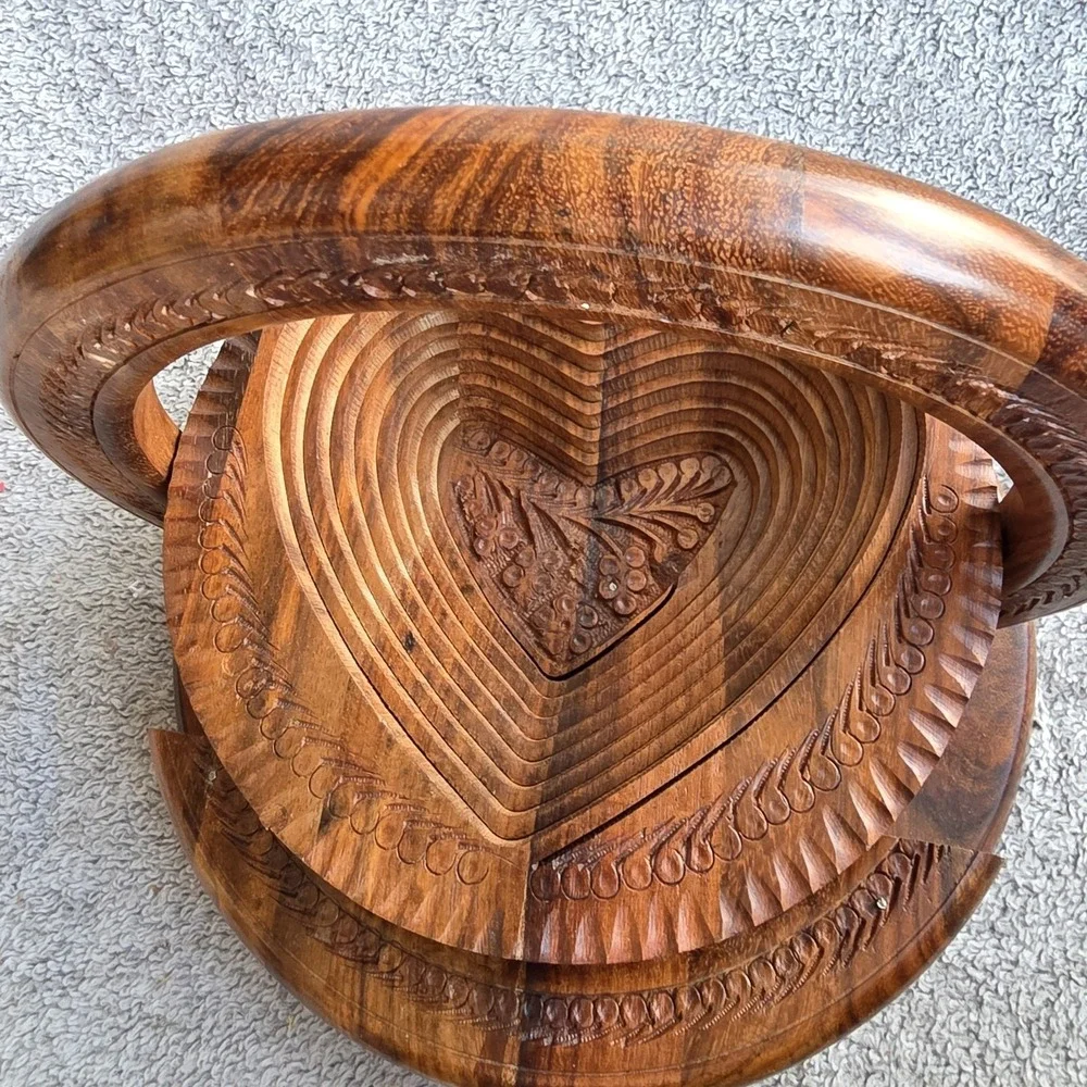 Collapsible Wood Handcrafted Heart Basket For Candy Fruit Decor